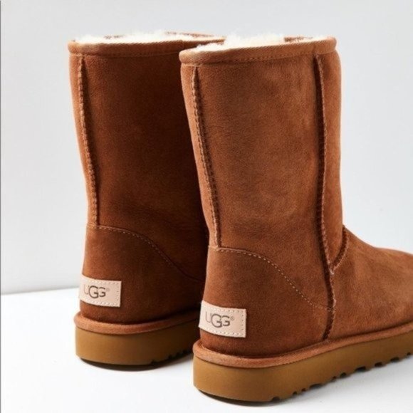 NEW UGG Classic Short II Boots - Chestnut - Picture 6 of 6